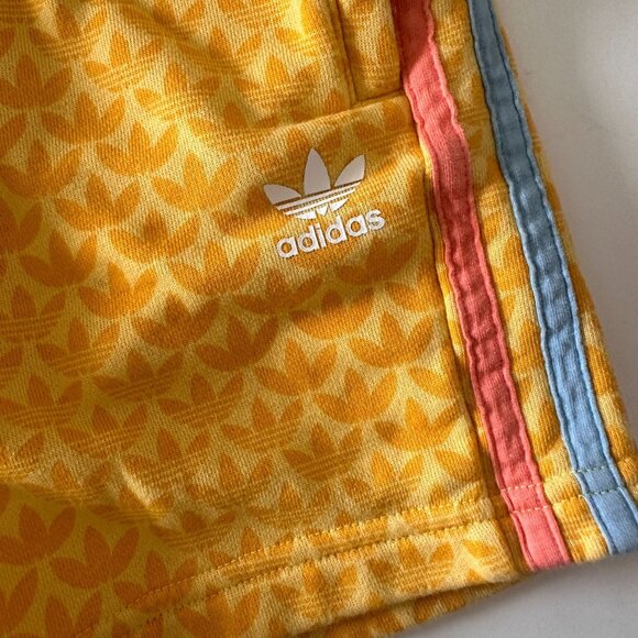 Adidas Kids Yellow Graphic Shorts Size 7-8 With Multicolor Stripes - Picture 2 of 5